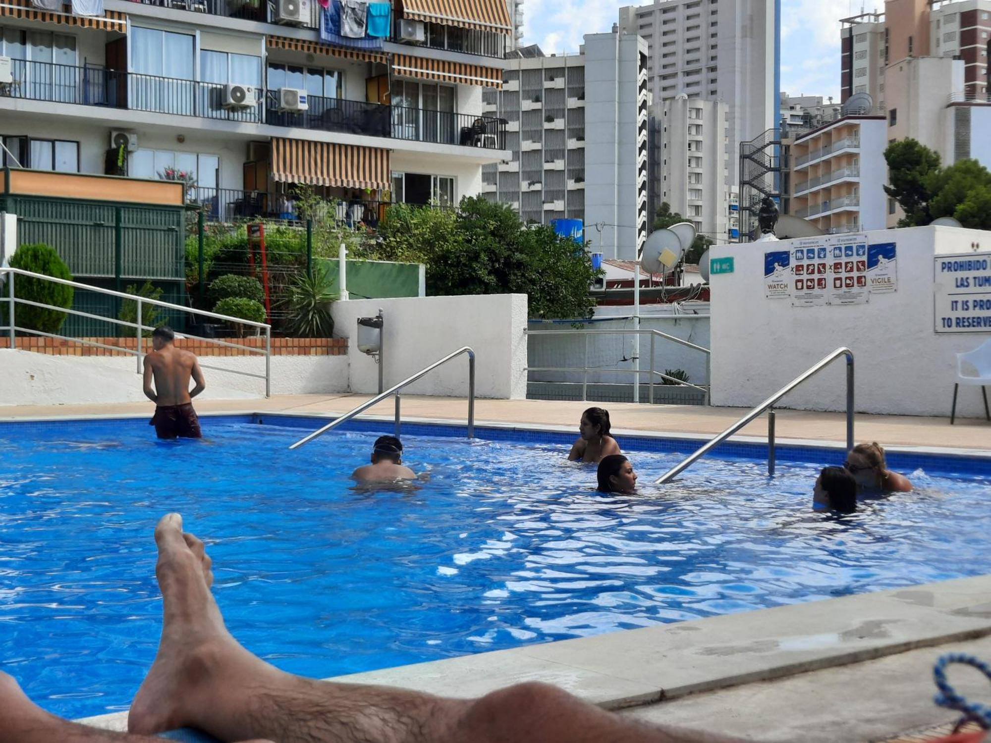 Happy Loix Wifi Aa Garage Piscina ベニドルム エクステリア 写真